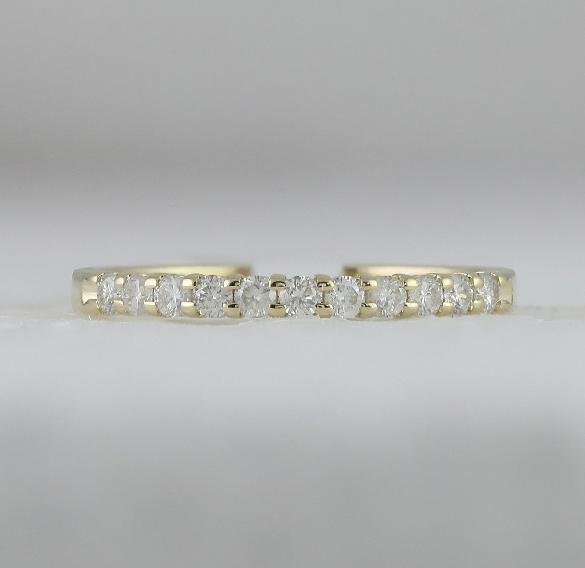 14kt Yellow Gold Womens Round Diamond Wedding Single Row Band 1/4 Cttw